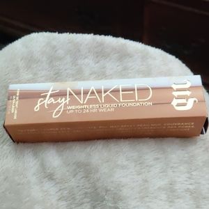 Stay Naked weightless liquid foundation up to 24